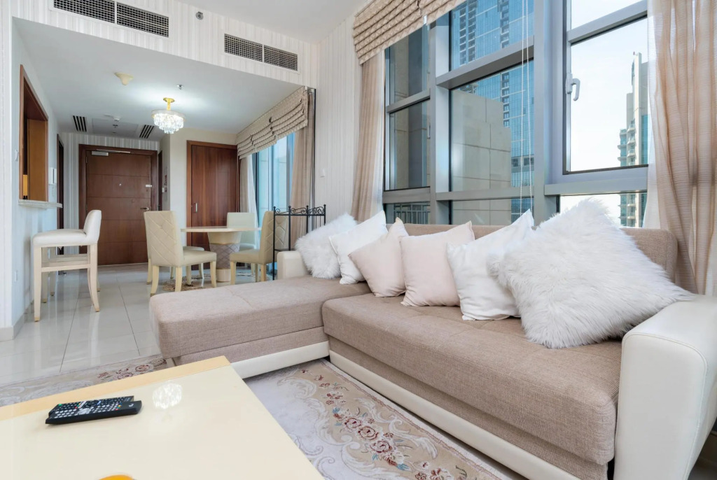 1BR Apt Top Floor Burj Sea Views Downtown
