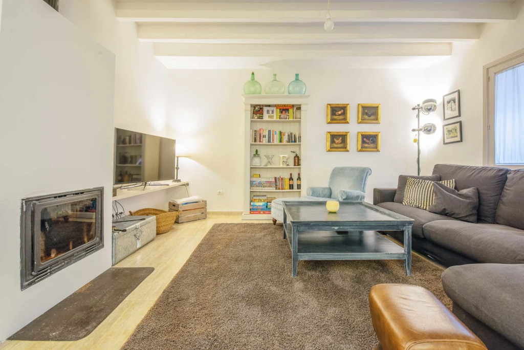 Pintor In Caimari With 3 Bedrooms And 2 Bathrooms
