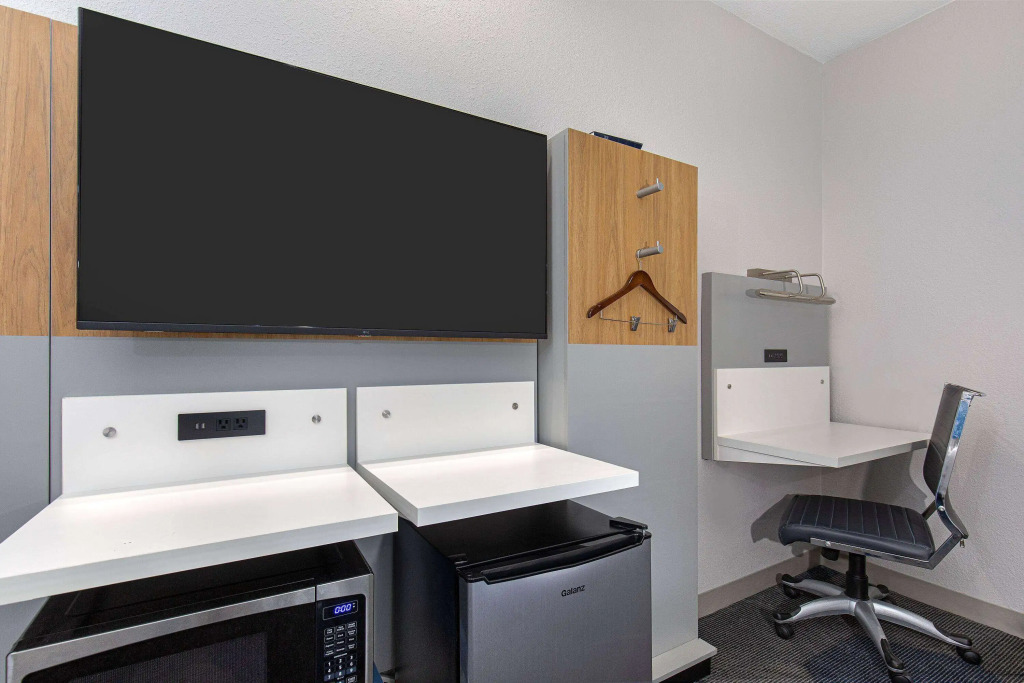 Microtel Inn & Suites by Wyndham Manchester - Newly Renovated
