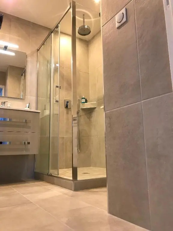 Appartement plein centre Saint Florent face au port