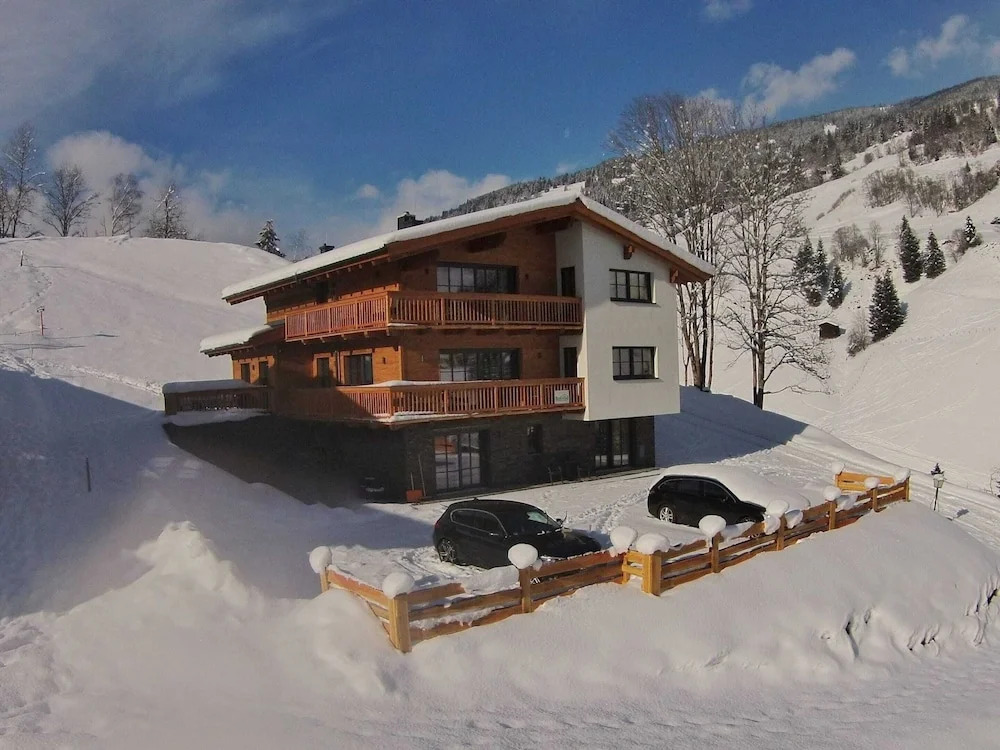 Modern chalet with sauna near ski area in Saalbach-Hinterglemm Salzburgerland