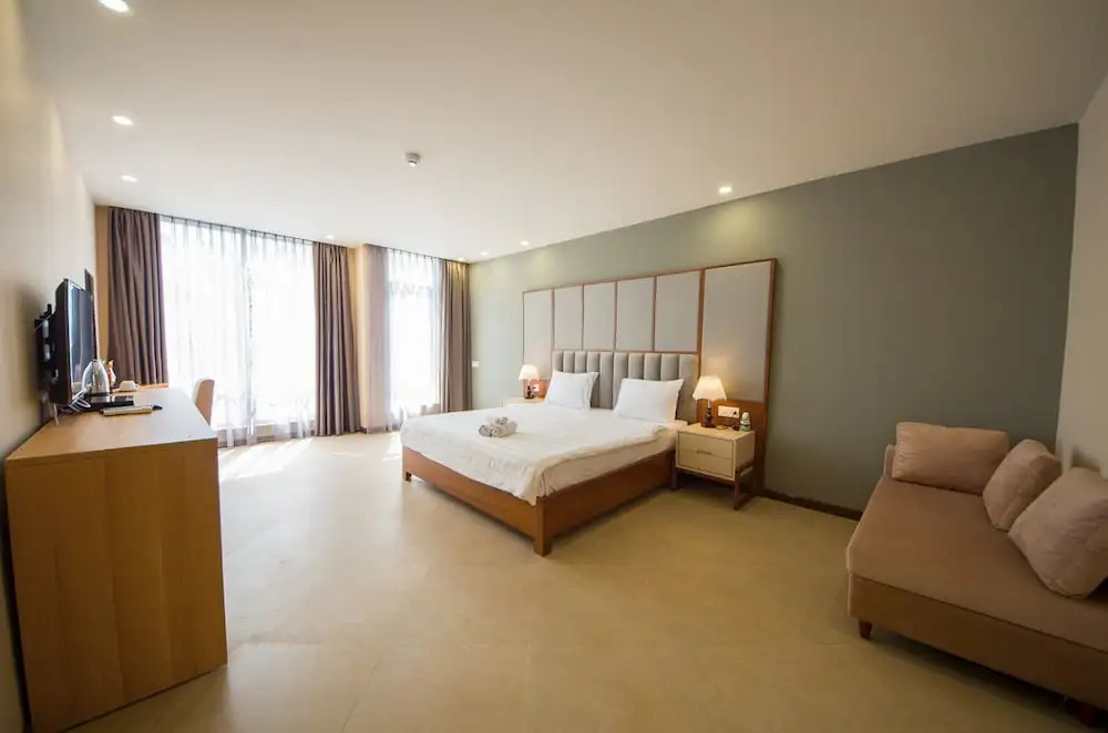 Shinee Hotel