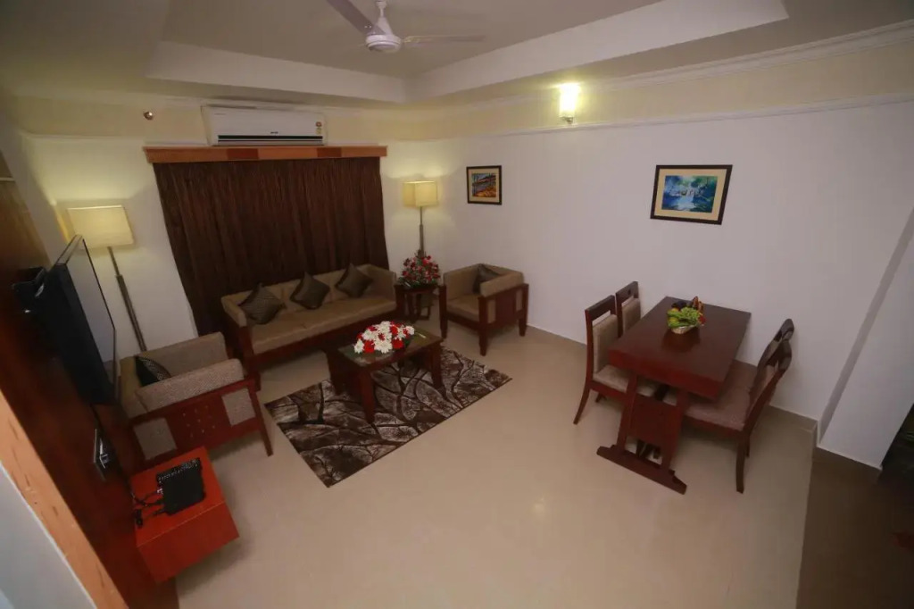 Contour Backwaters Hotel Resort & Convention Centre