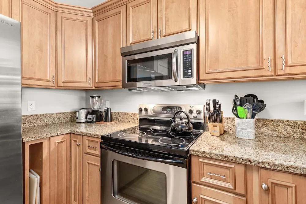 Brass Rail 220 Tybee Vacation Rentals