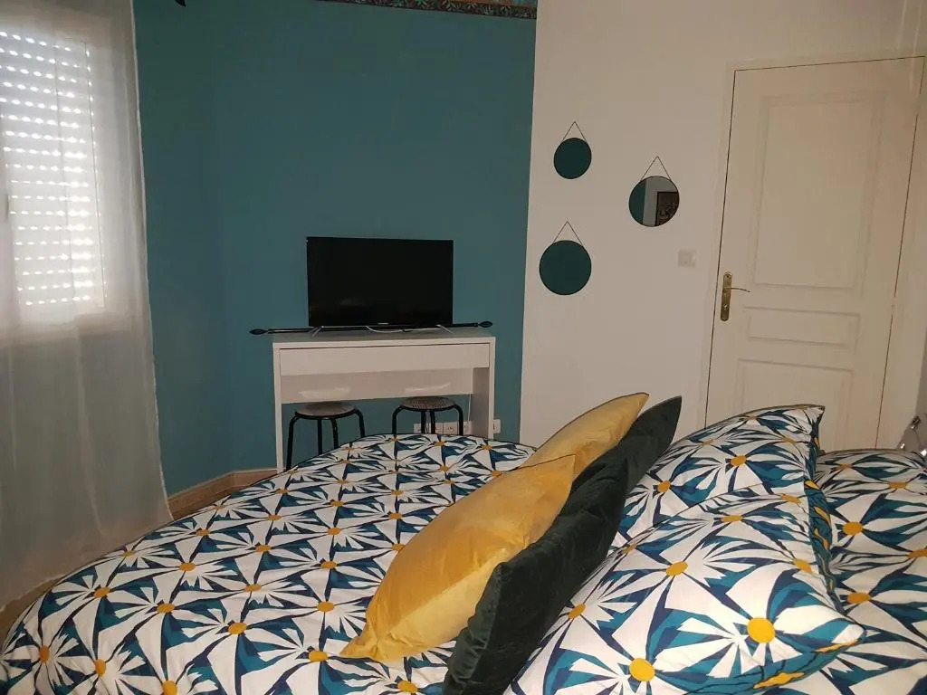 Chambre Privee Des 2 Clochers (Adults Only)