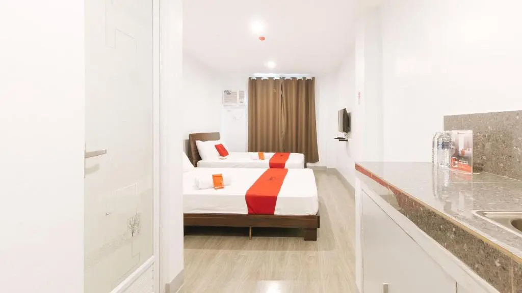 RedDoorz near Zobel Roxas St