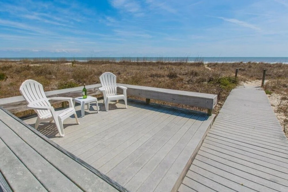 All-Suite Oceanfront Oasis W/ Pool & Hot Tub Home
