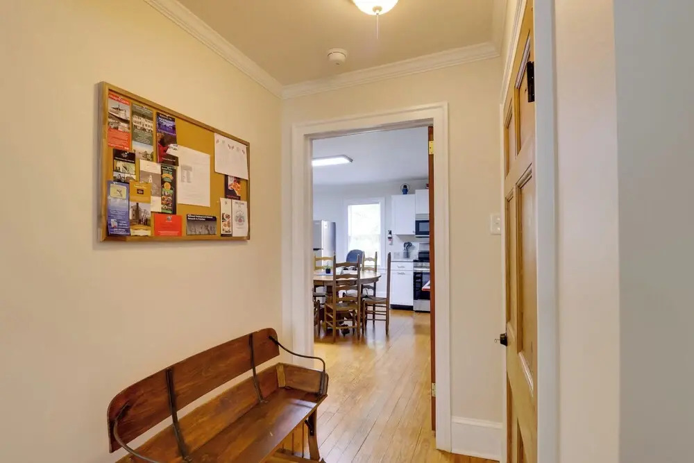 Steps to Downtown! Family Home in Historic Edenton
