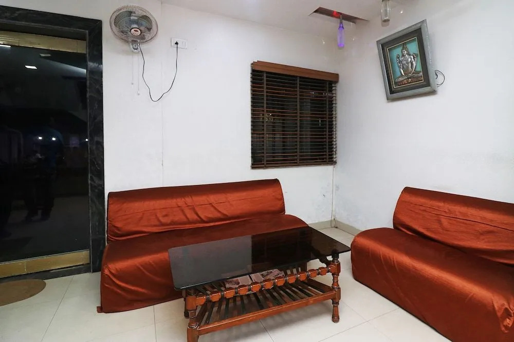 OYO 12769 Hotel Artland