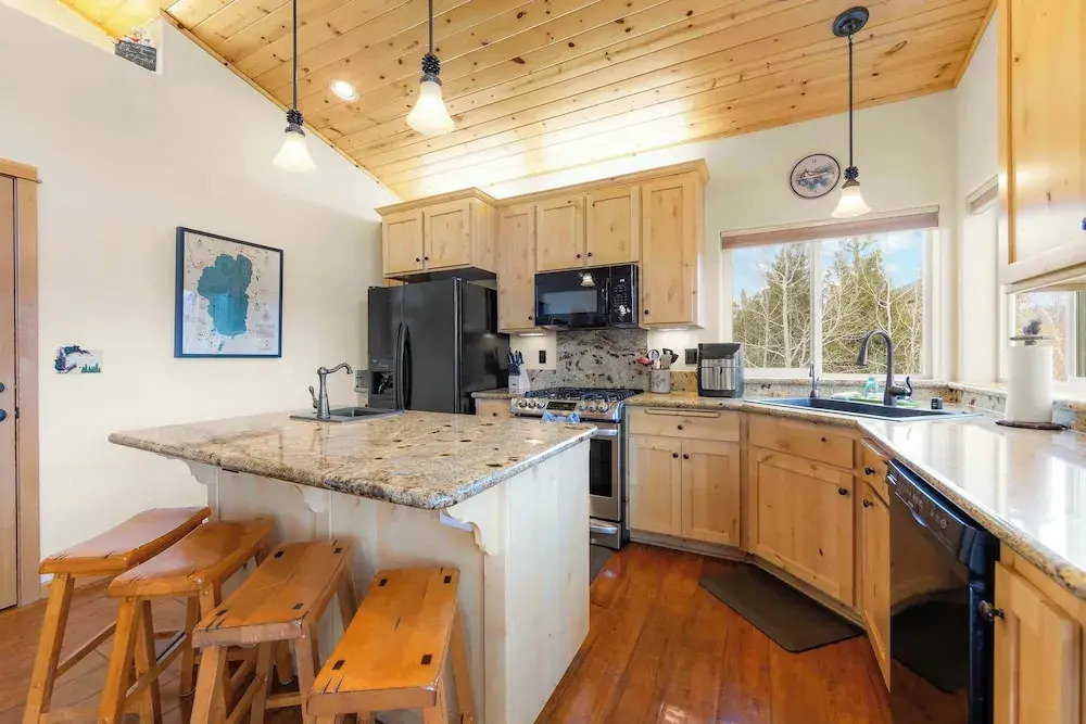 Lookout Point  Retreat for 6
