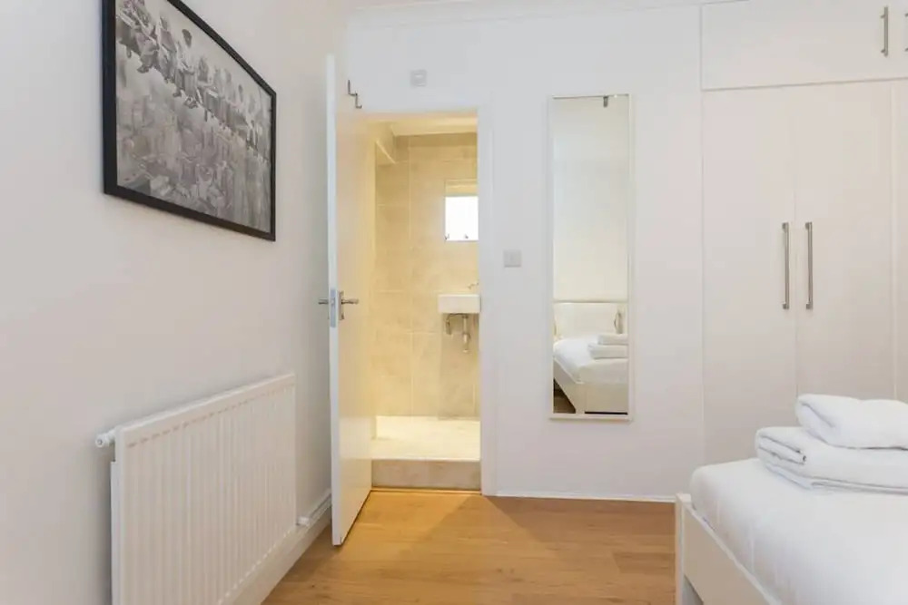 Spacious 2 Bed Flat by Hyde Park