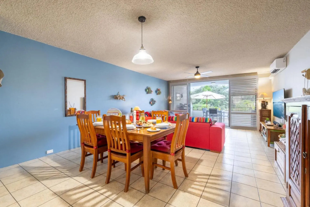 14 'The Dunes', 38 Marine Dr - Large Unit With Pool, Tennis Court And Directly Across From Fingal