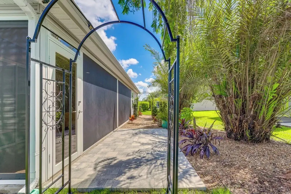 Golf Cart & Pool Access: The Villages Home