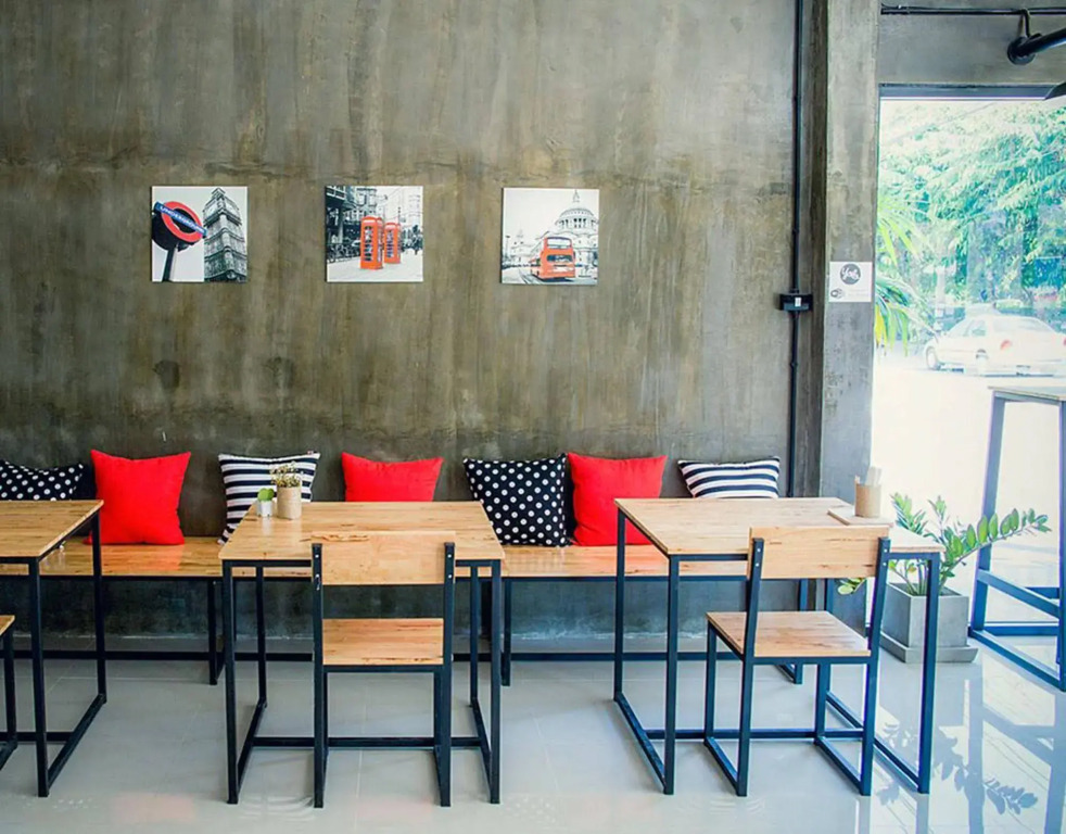 YOLO Chic House
