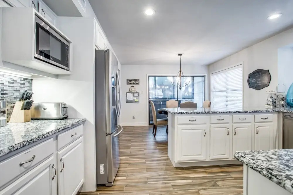 Arlington Manor - 5br/3ba Sleeps 18+ Hottub/firepit 5 Bedrooms 3 Bathr