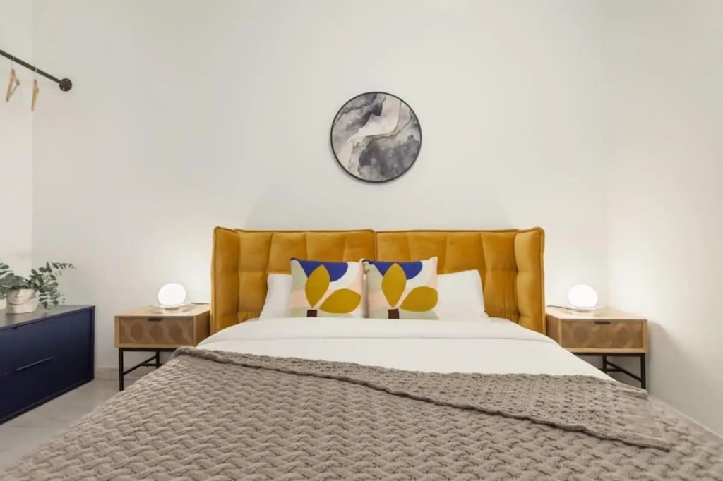 Sagrada Familia- Fantastic Bold Catalan 3 Bedroom Balcony