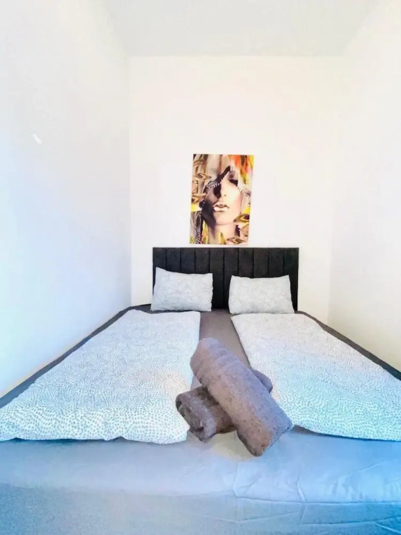 Spacious 4 BR Apt Perfect for Groups