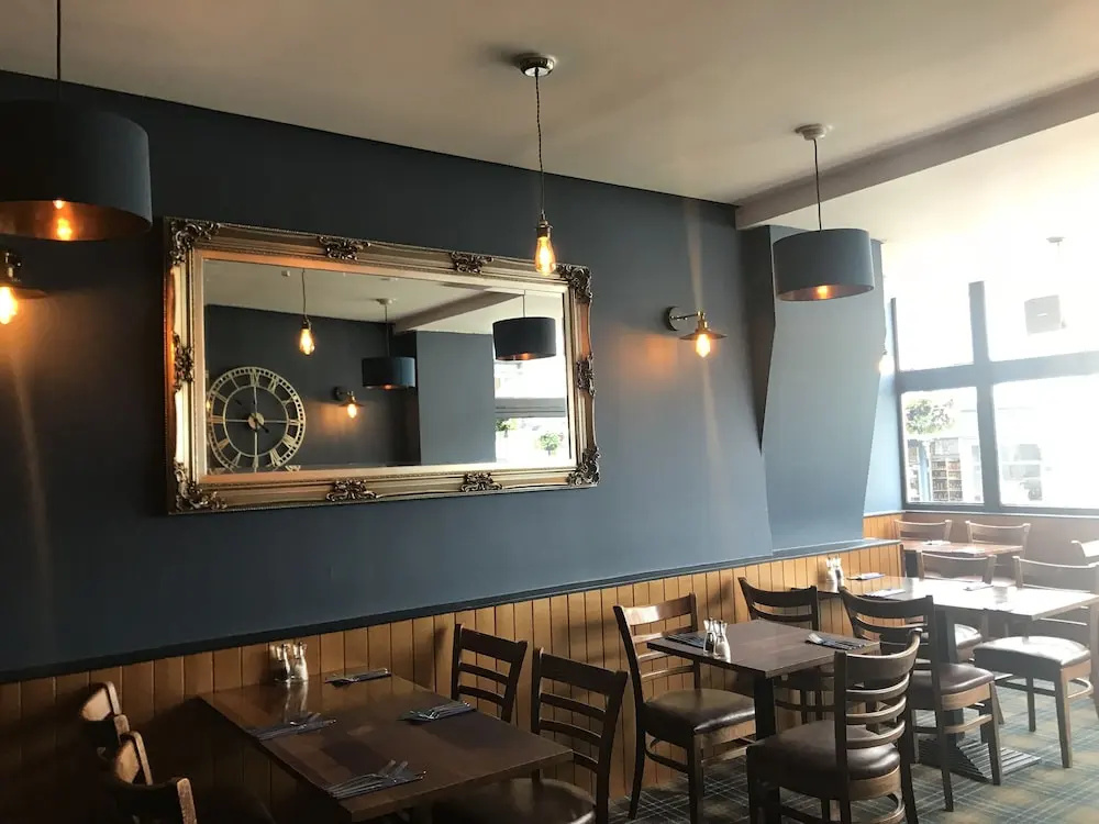 Aberdour Hotel, Stables Rooms & Beer Garden