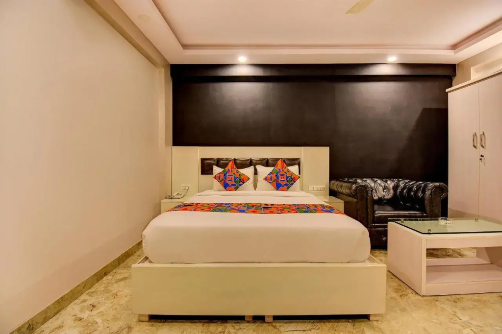 FabHotel Cozzy Inn - Jayanagar
