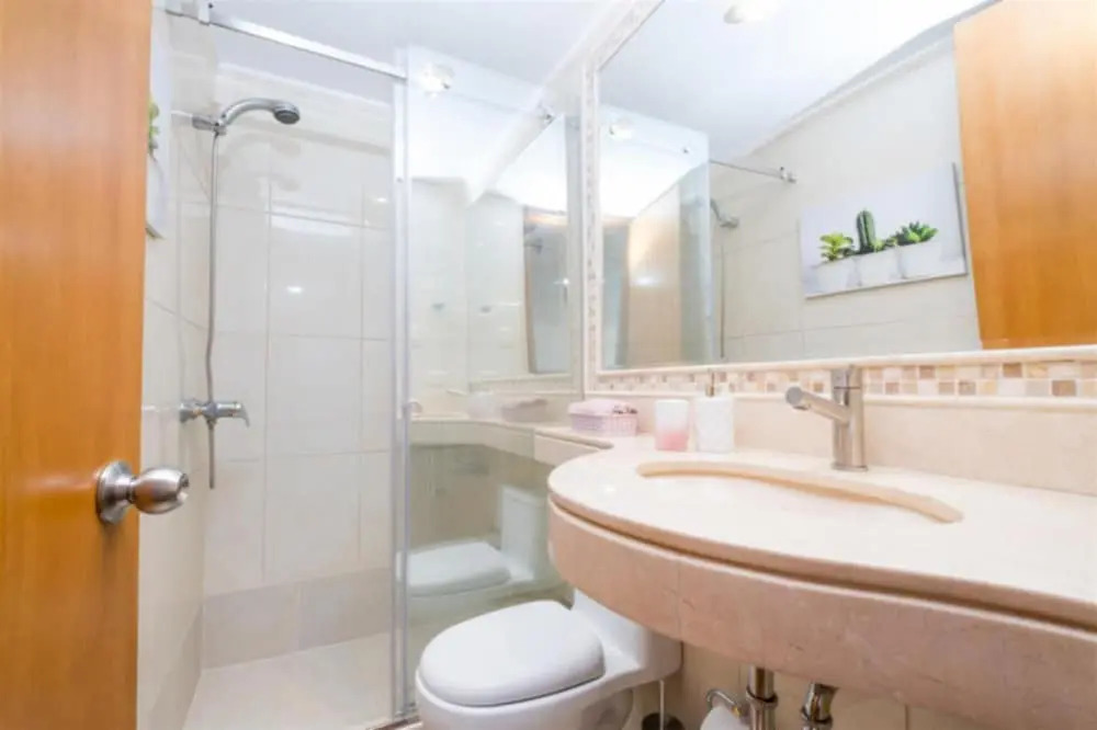 Charming Spacious Apt w City Ocean Views