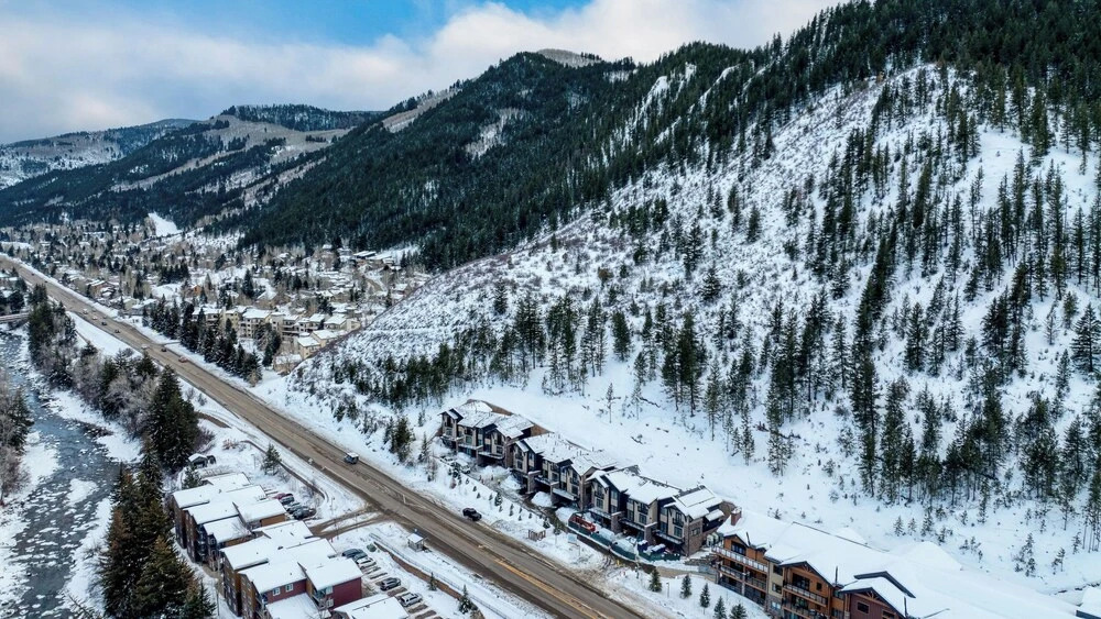 Mountain Dream at Frontgate by Avantstay Condo + Ski Shuttle Pool + Spa Access Mins to Beaver Creek