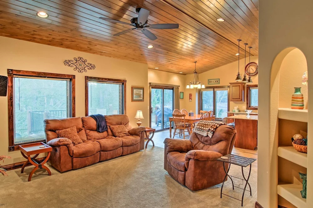 Black Hills Getaway w/ Deck - Near Hiking Trails!