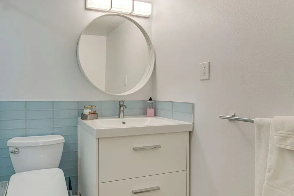 Newly Renovated Frisco End Unit w/ Gorgeous Views!