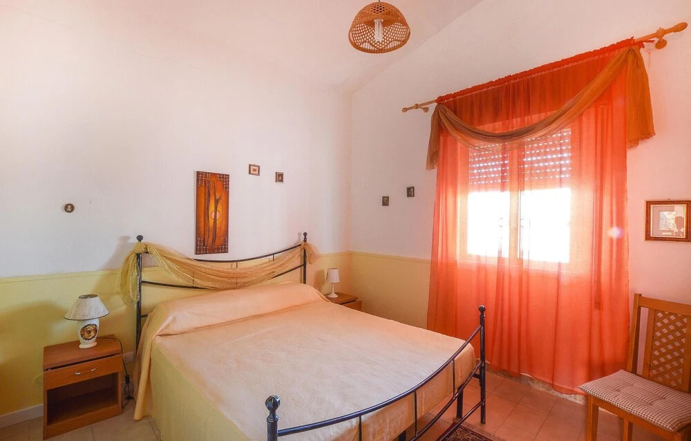 Beautiful Home in Pachino With 3 Bedrooms and Wifi