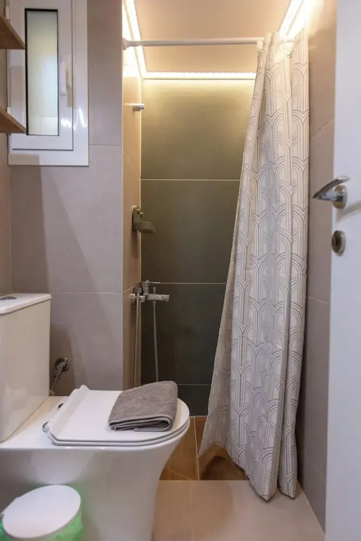 New Cozy Apt with Balcony close to Metro
