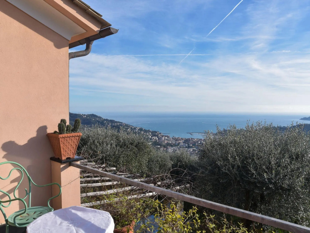 Peaceful Villa Stay in Rapallo