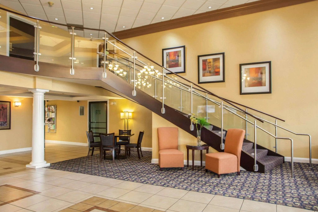 Quality Inn & Suites St Charles -West Chicago