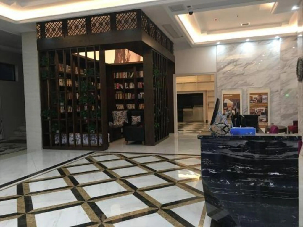 Jianan Business Hotel