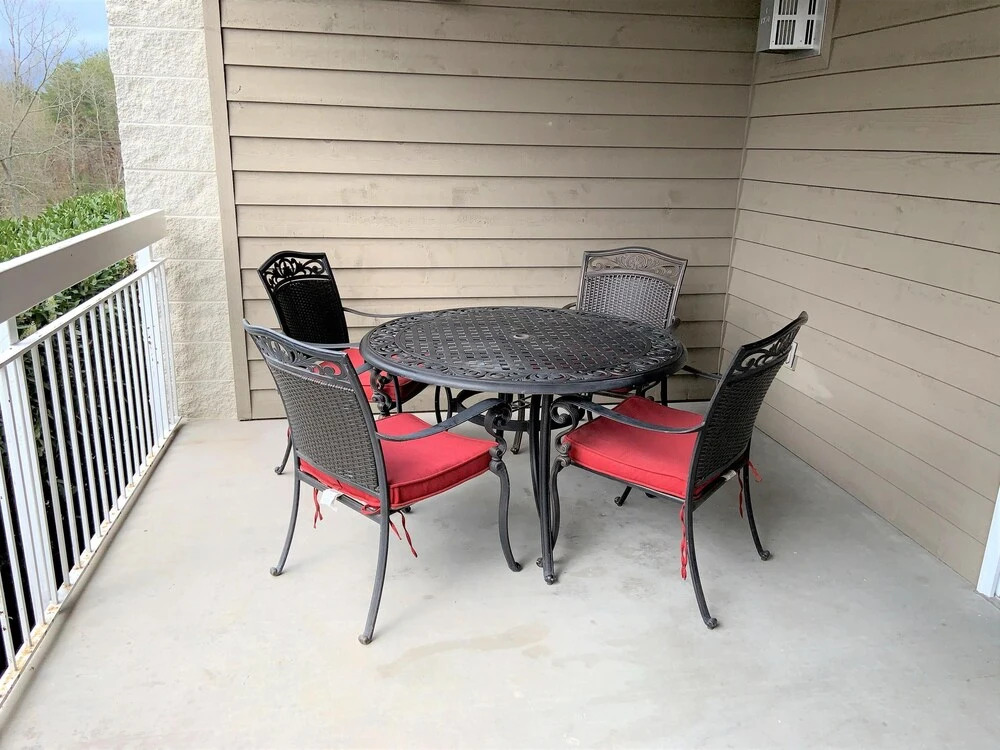 Whispering Pines 614