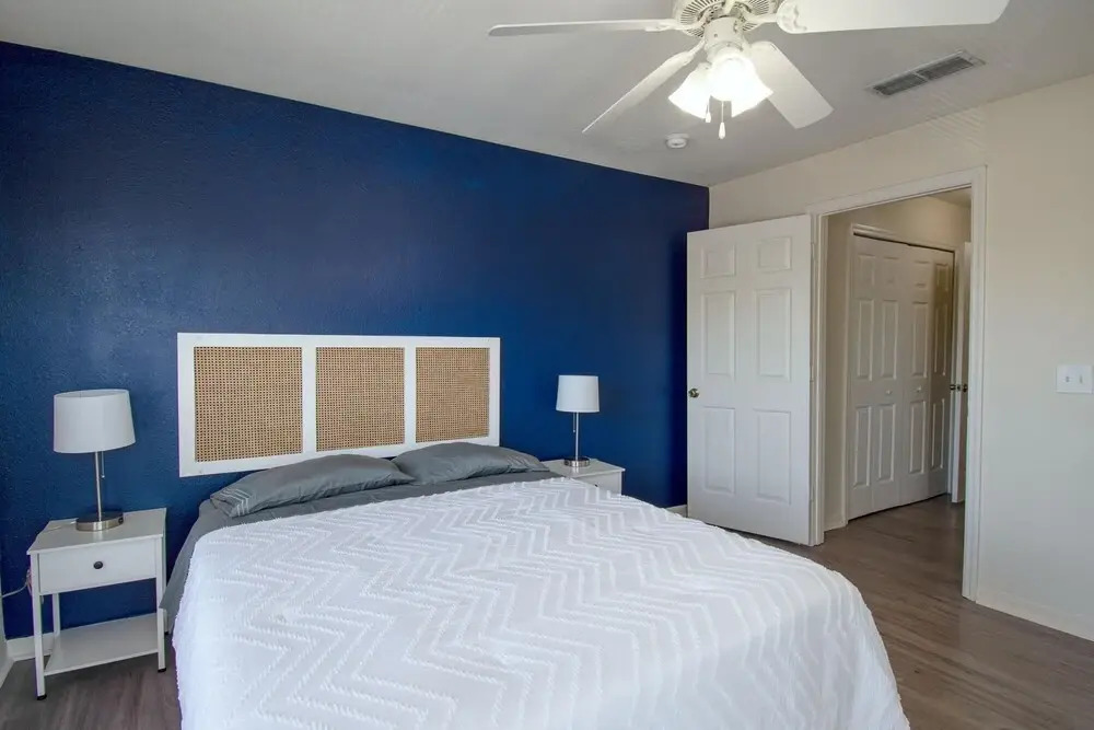 Upscale, modern, resort-style retreat, great location