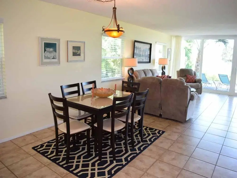 Westbay Cove South 745