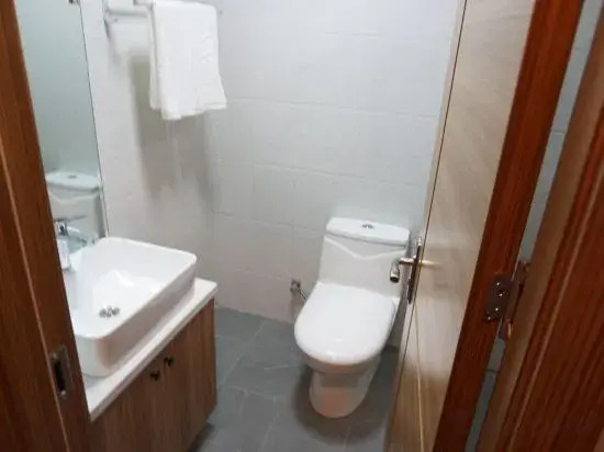 Yanzhou Renyue Hotel