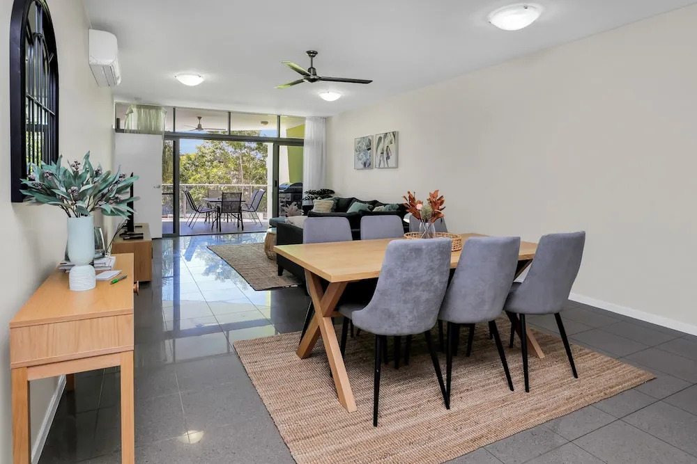 City Centre Apartment with Mountain View
