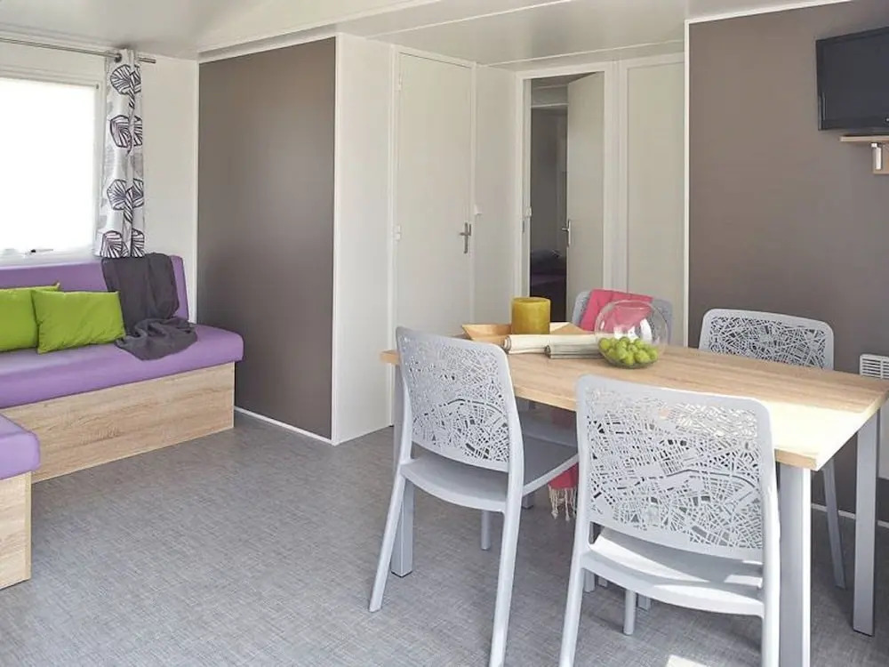 Cozy Mobile Home With a Covered Terrace 800 m From the Beach