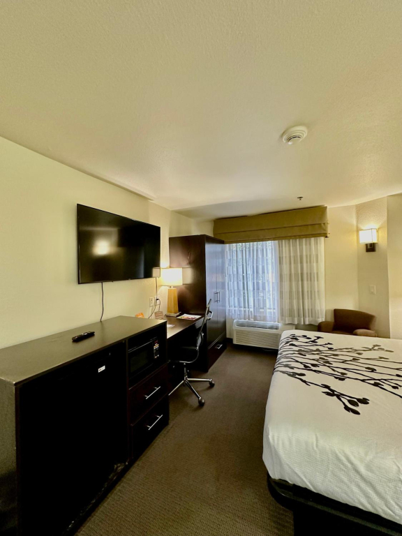 Sleep Inn & Suites Tulsa Central I-44