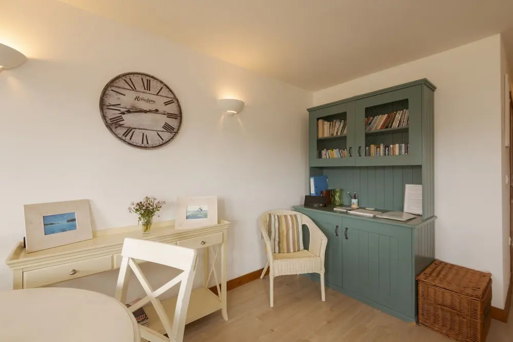 White Lodge Apartments