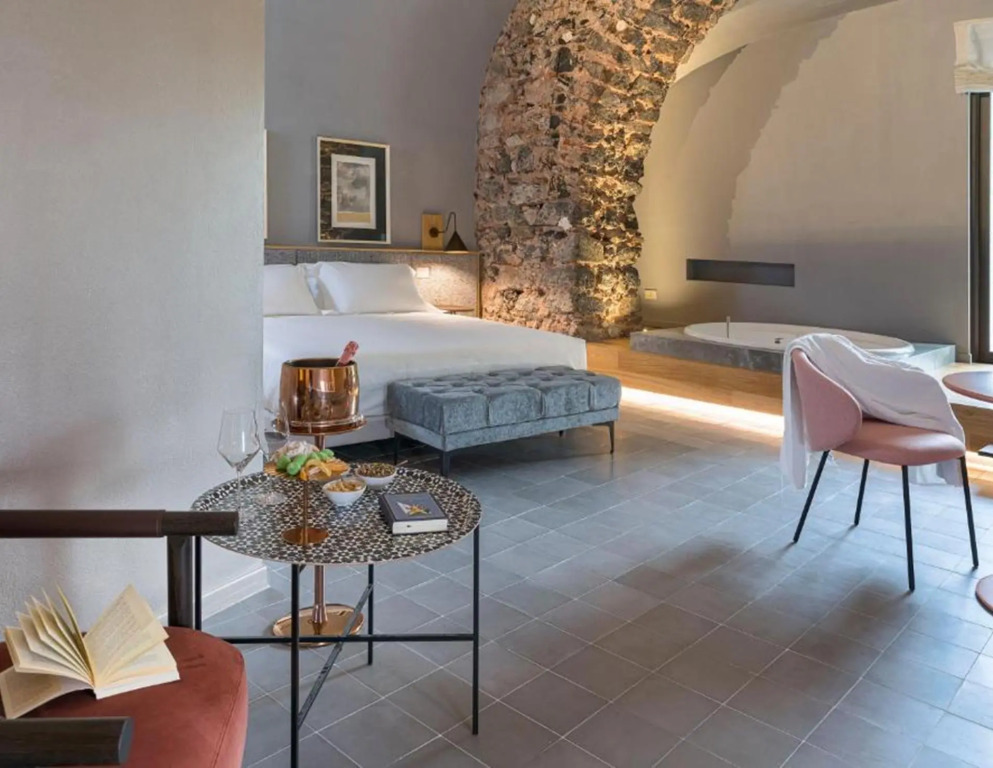 BASTIÒ PRIVATE SUITES