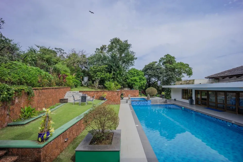 Stunning Hilltop 3BR Villa w Pool and River View