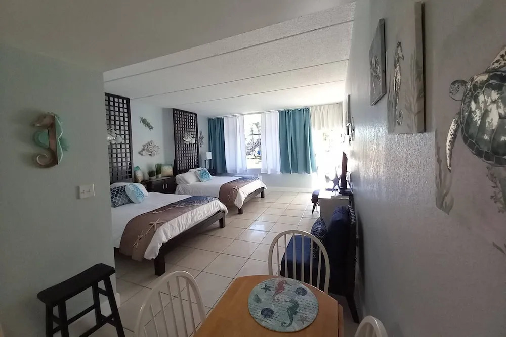 506 Little Harbor Inn