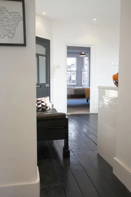 2 Bedroom Top Floor Apartment in Islington
