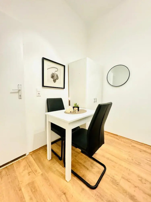 5BR Apt For 10 Walk to Kaufpark Alterlaa
