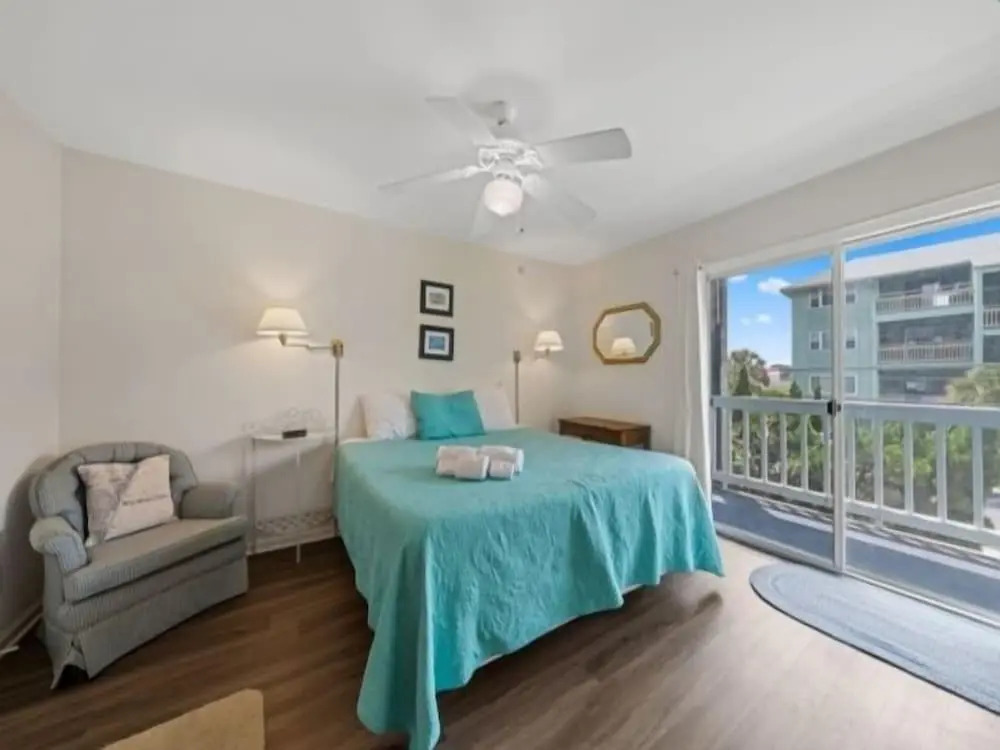 Island North 14c - 2nd Row Stunner! Relax In Comfort After Your Days In The Sun 2 Bedroom Condo by RedAwning