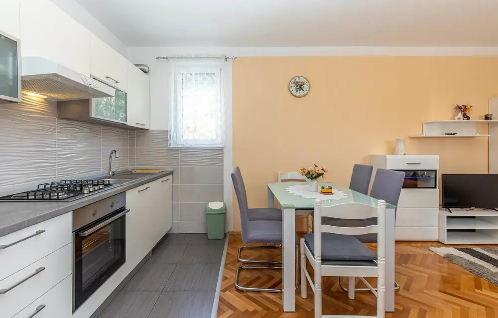 Apartments in Crikvenica 42053