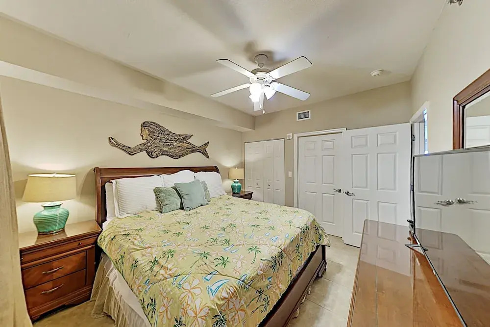 Gulf-front Getaway: Pools, Hot Tub - Steps To Sand 2 Bedroom Condo