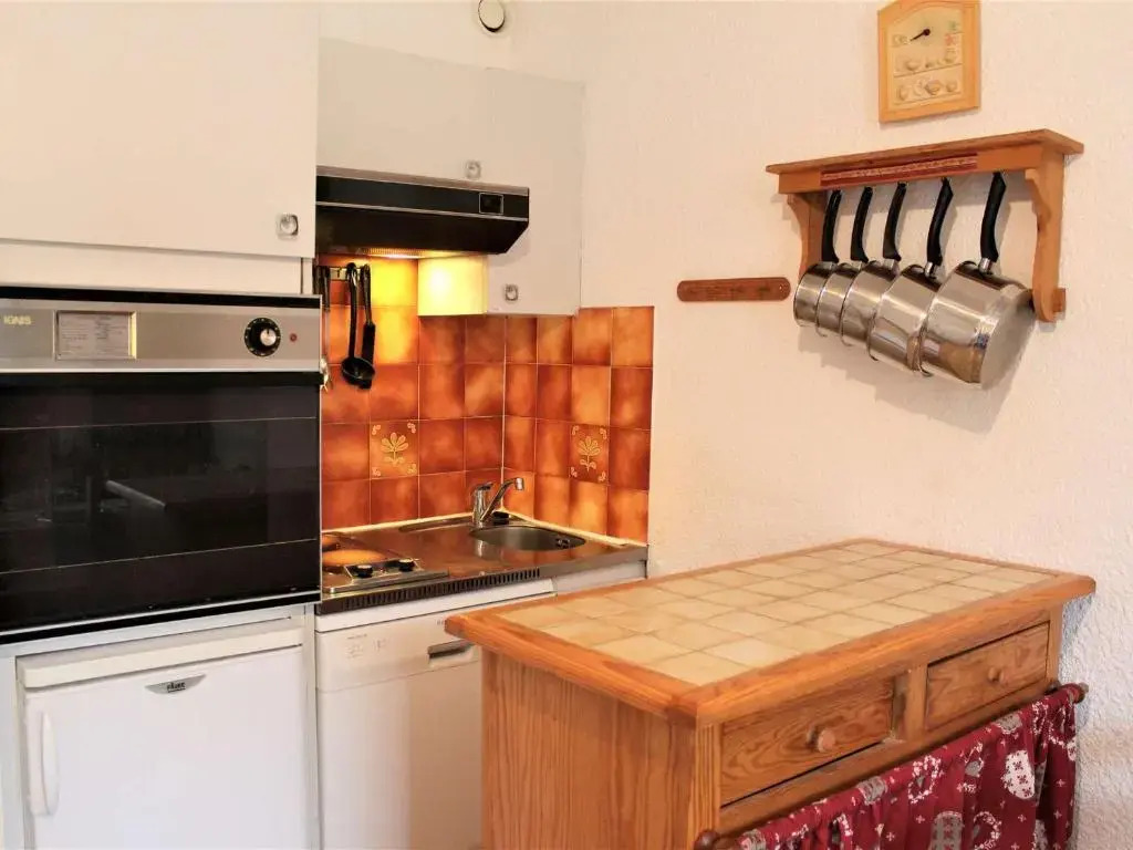 Appartement Vars, 1 pièce, 4 personnes - FR-1-330B-140