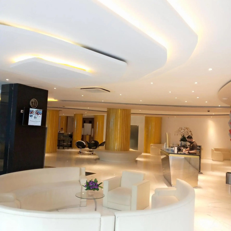 Golden Palace Hotel